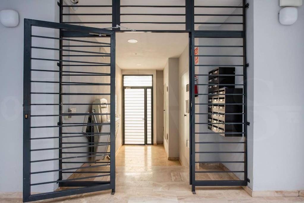 Contemporary Minimalist Apartment By Rems Málaga Esterno foto