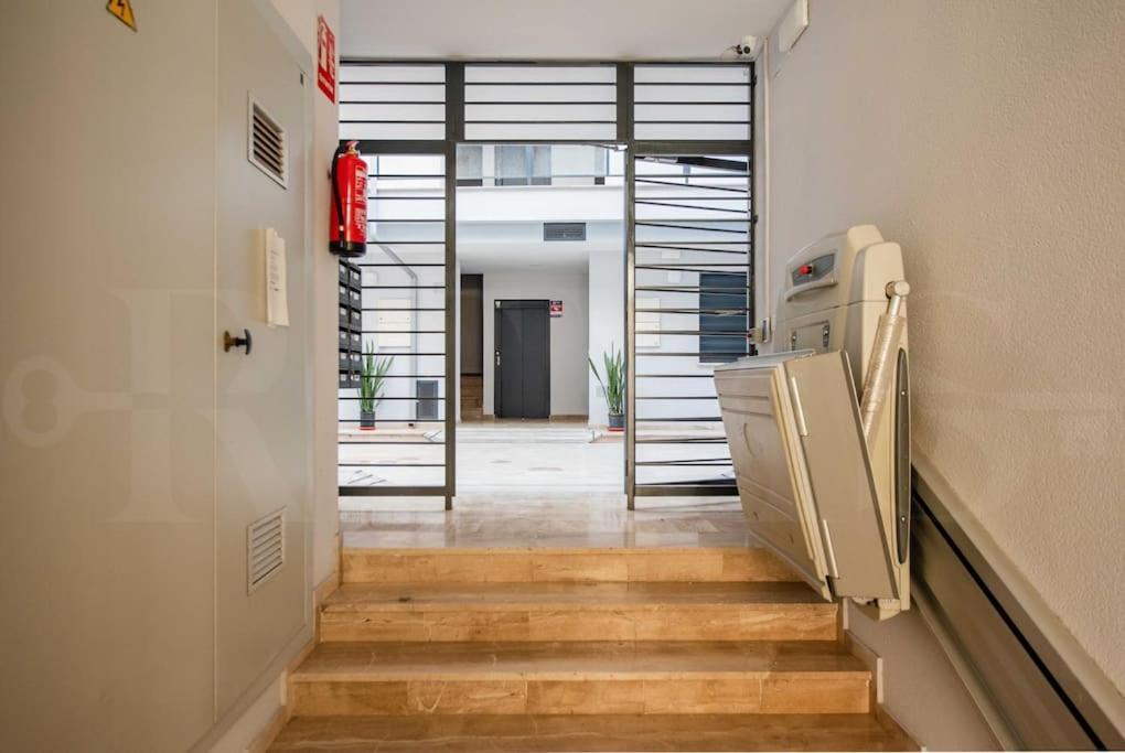 Contemporary Minimalist Apartment By Rems Málaga Esterno foto