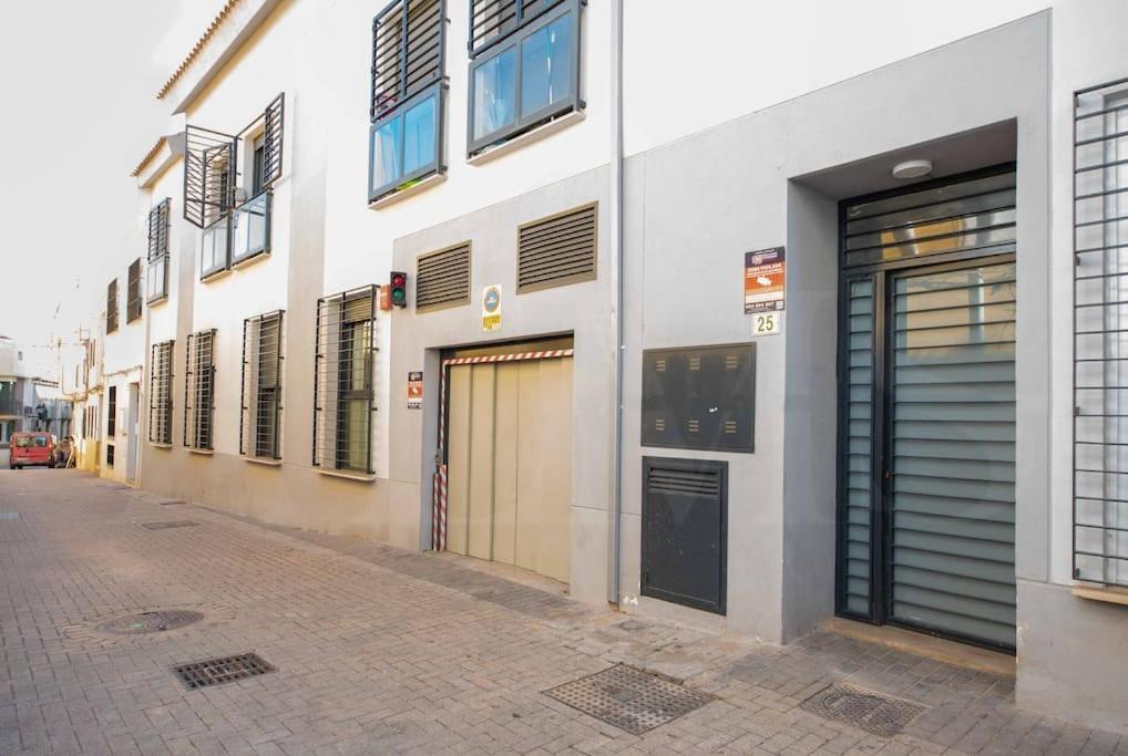 Contemporary Minimalist Apartment By Rems Málaga Esterno foto