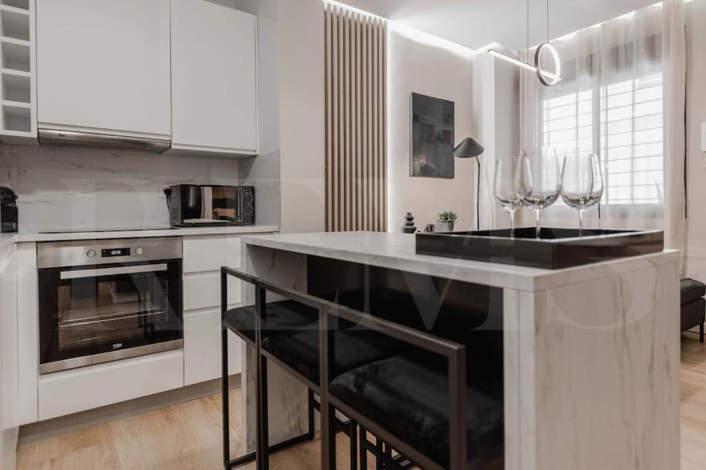 Contemporary Minimalist Apartment By Rems Málaga Esterno foto