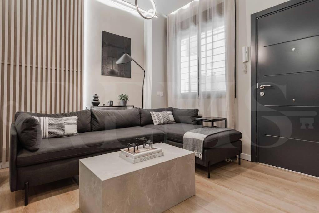 Contemporary Minimalist Apartment By Rems Málaga Esterno foto