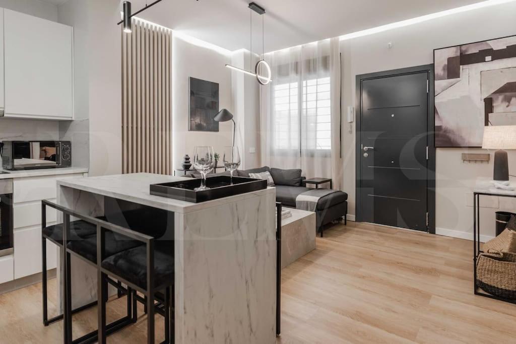 Contemporary Minimalist Apartment By Rems Málaga Esterno foto